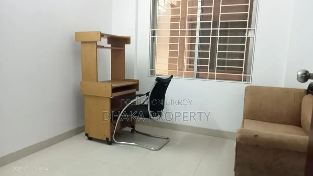 গুলশানে ৪ বেড ২ কার পার্কিং ২৬০০ বর্গফুটের ফ্ল্যাট ভাড়া