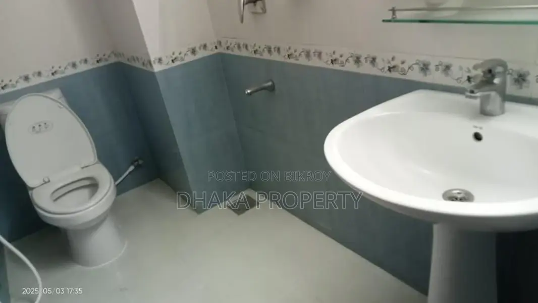 গুলশানে ৪ বেড ২ কার পার্কিং ২৬০০ বর্গফুটের ফ্ল্যাট ভাড়া