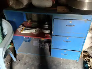 Display rack with drawer