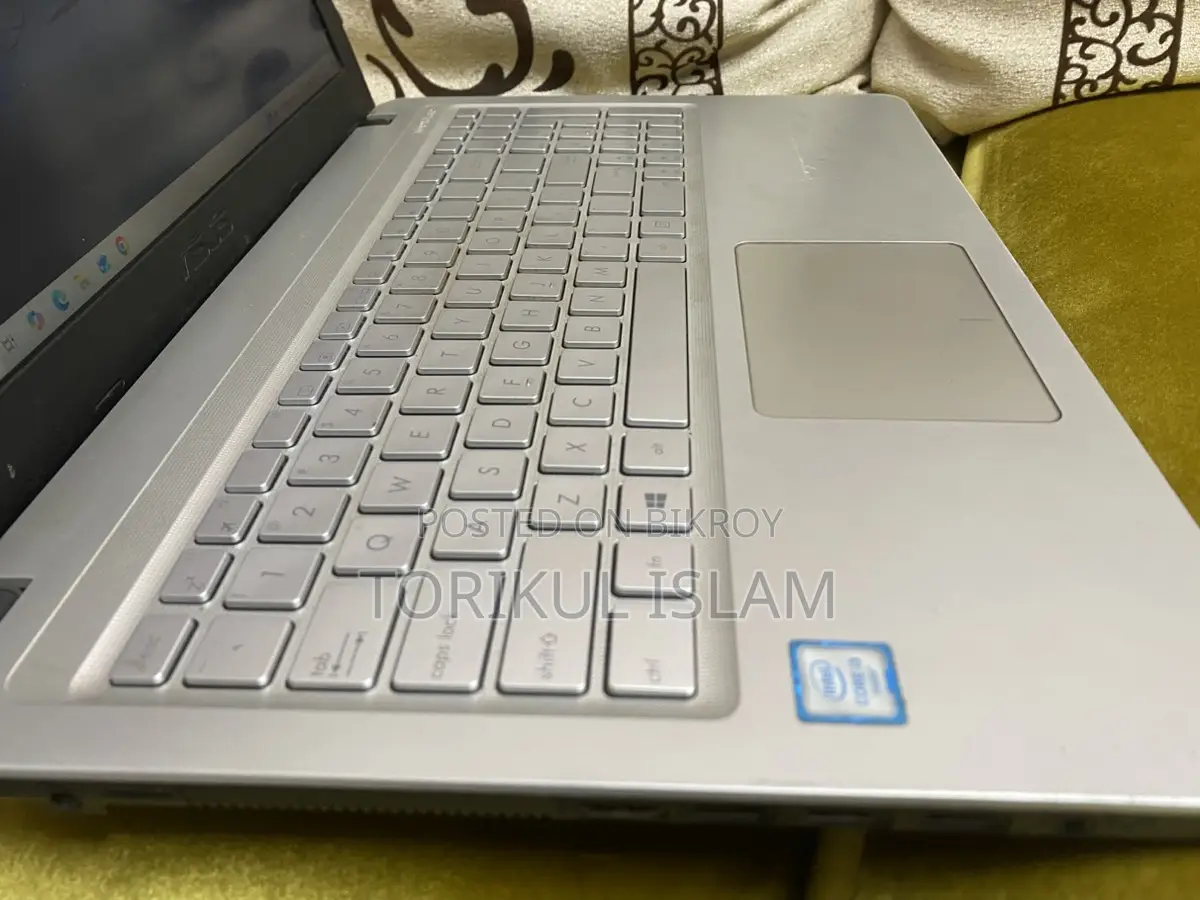 Core i3 6th Generation Laptop/12 GB Ram/6 Graphics