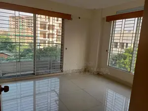 বনানীতে ৩৩০০ বর্গফুটের চমৎকার আধুনিক ৪ বেডরুমের অ্যাপার্টমেন্ট ভাড়া