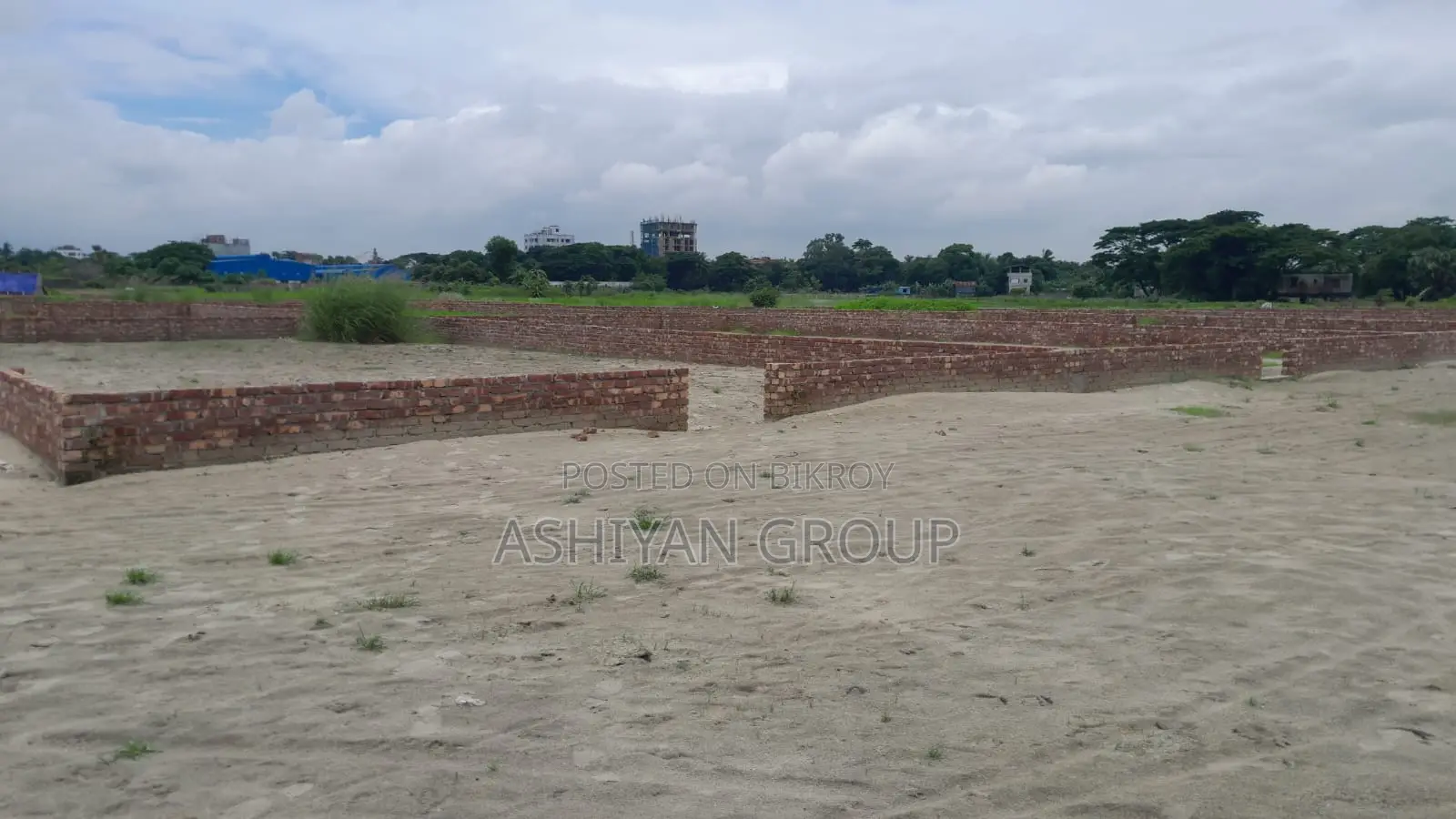 এয়ারপোর্টের বিপরীতে আশিয়ান সিটিতে কিস্তিতে প্লট বিক্রয় চলছে
