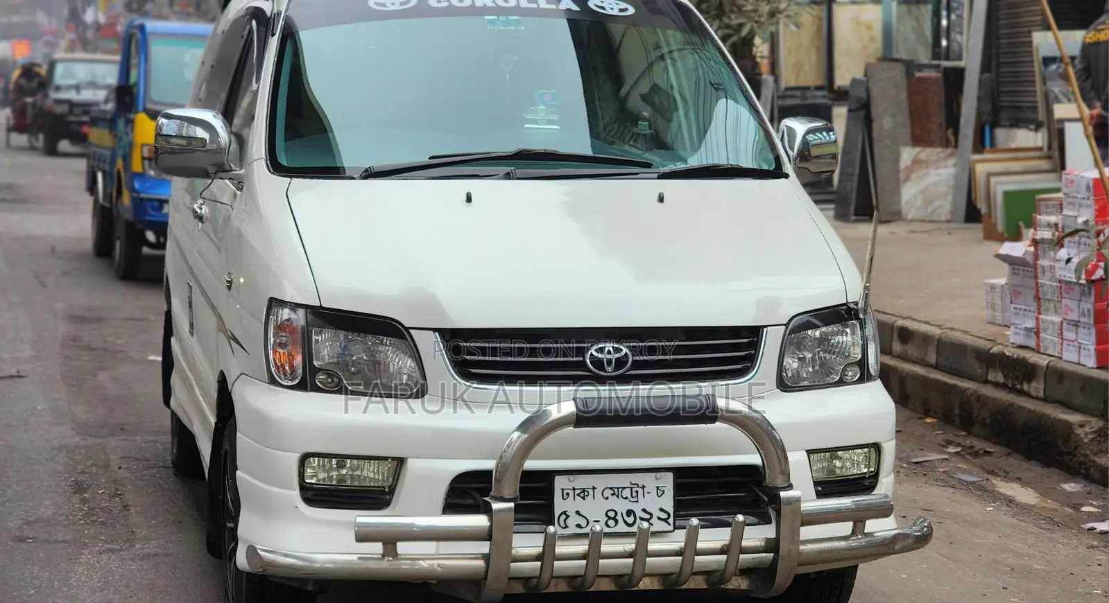 Toyota Noah Road Tourer 2001
