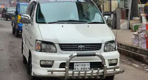 টয়োটা নোয়াহ রোড ট্যুরার ২০০১