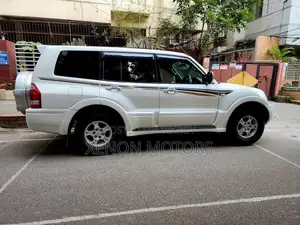 মিতসুবিশি পাজেরো পিওর এসইউভি ২০০৬