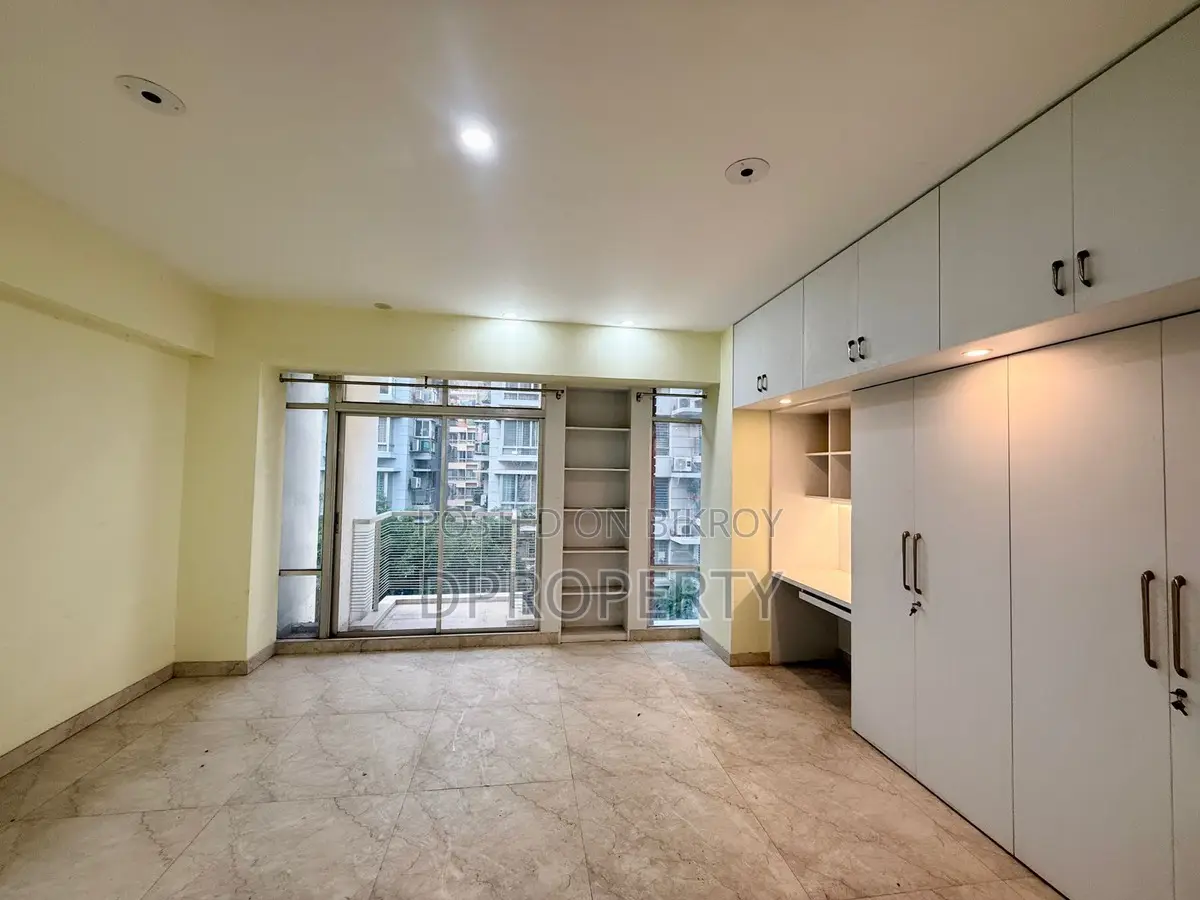 4bdrm Apartment in Basundhara for Rent