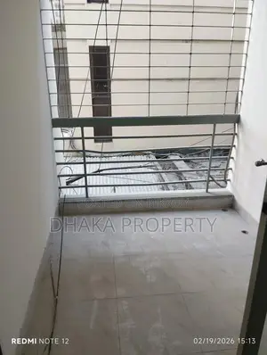 এসি সহ ভাড়ার জন্য ২৪০০ বর্গফুটের আনফার্নিশড ফ্ল্যাট