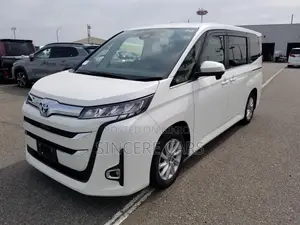 Toyota Noah Z Hyb Brown Seat 4PT 2022