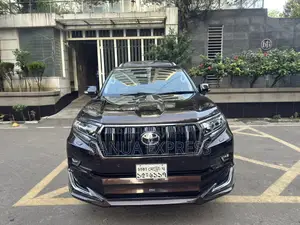 টয়োটা প্রাডো ল্যান্ড ক্রুজার টিএক্স ২০১৭