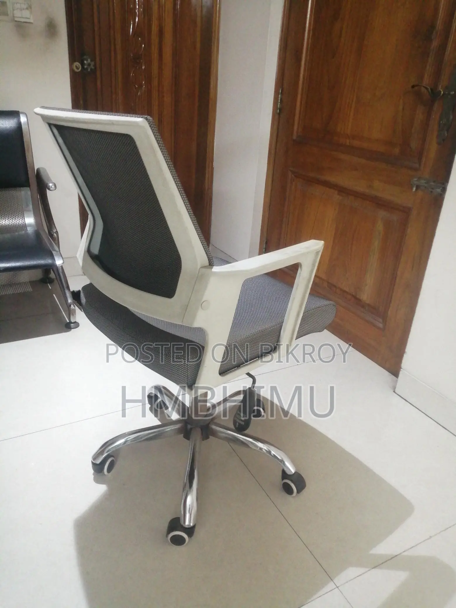উচ্চতা পরিবর্তনযোগ্য আরামদায়ক অফিস চেয়ার
