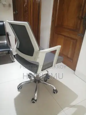 উচ্চতা পরিবর্তনযোগ্য আরামদায়ক অফিস চেয়ার