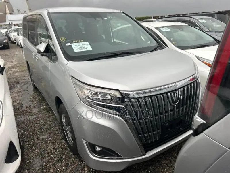 Toyota Esquire XI PKG SILVER COLOR 2020