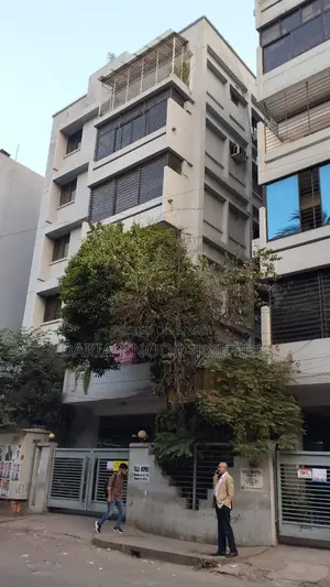 2476 SFT Flat for Sale on 3rd Floor at Dhanmondi 14/A