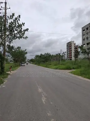৩ কাঠা সেক্টর ২৫ সাউথ ফেস