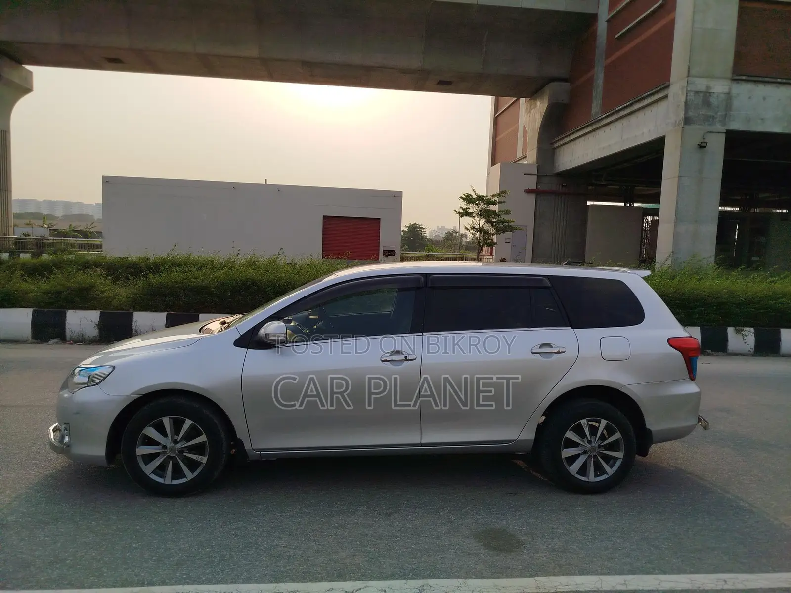 Toyota Fielder G-PUSH START 2011