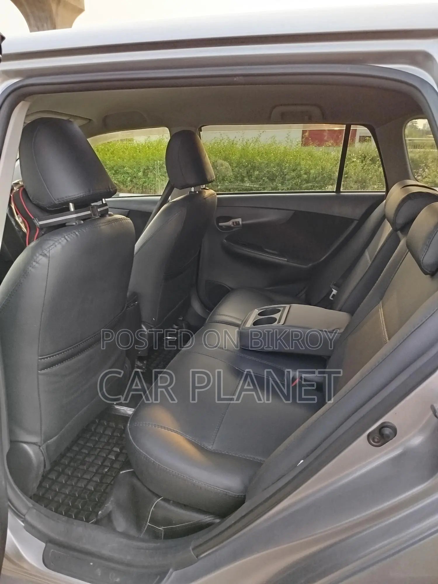 Toyota Fielder G-PUSH START 2011