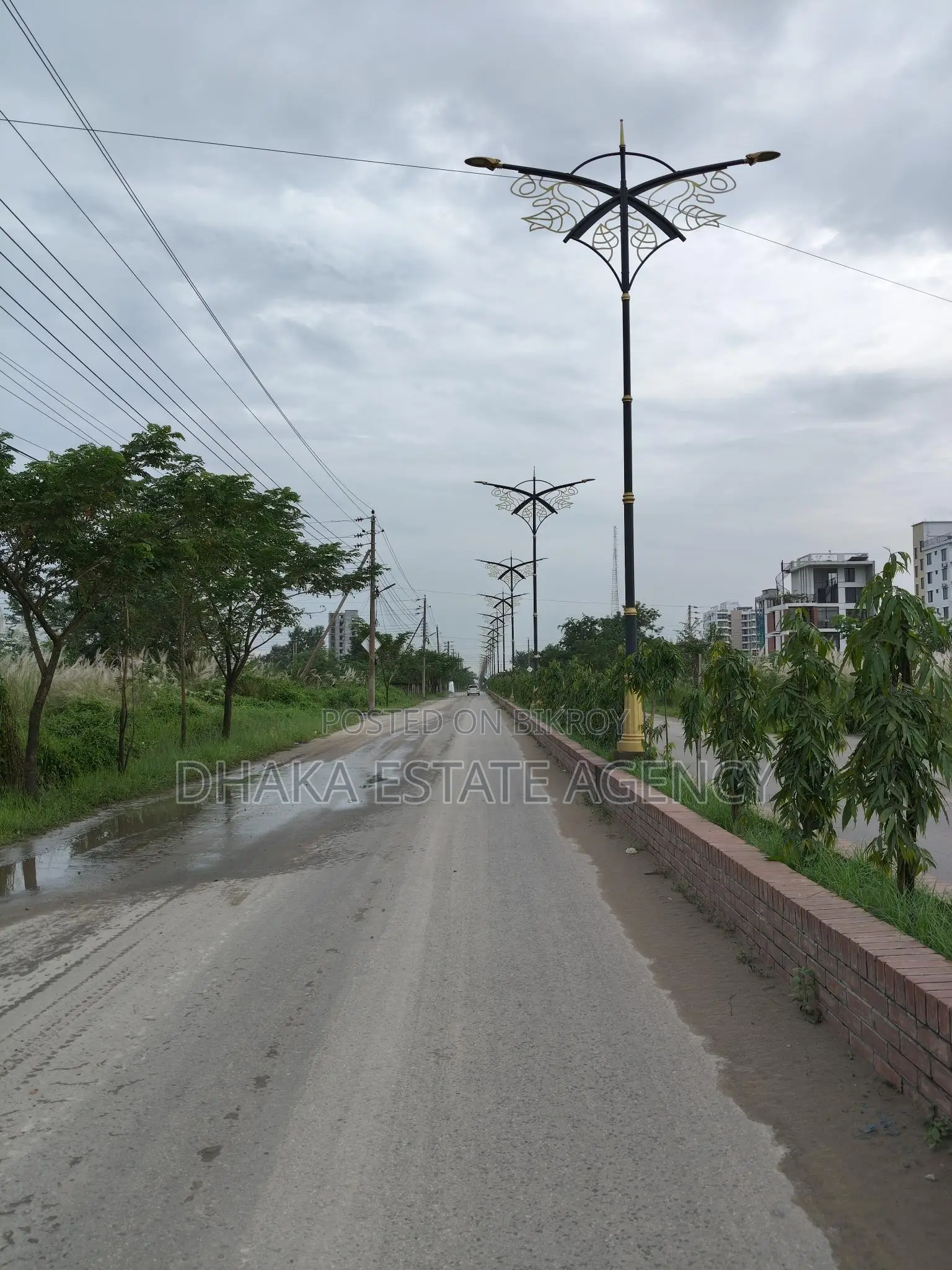 Commercial plot i-ext 20 katha