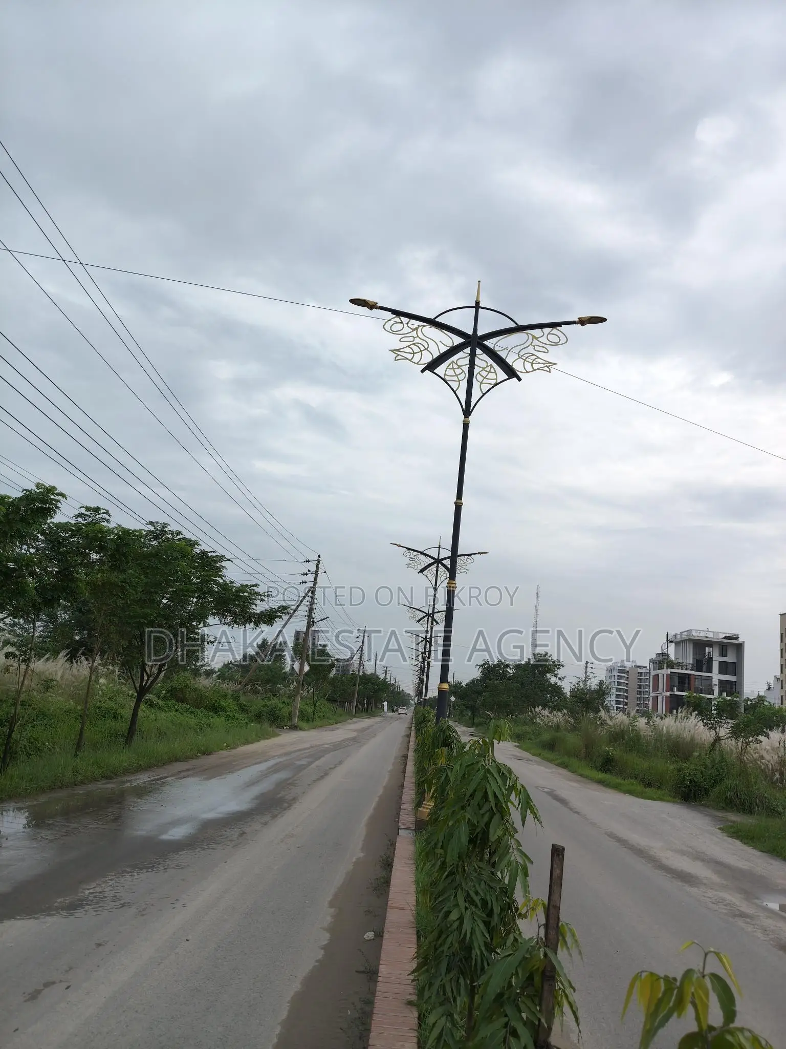 Commercial plot i-ext 20 katha