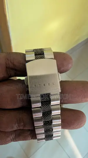GUESS Chrono Steel Watch Beautiful Design Dial 100% Genuine