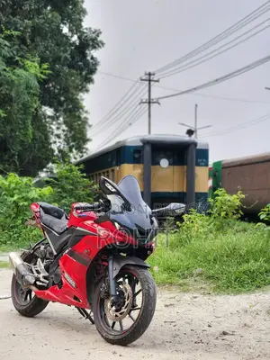 Yamaha R15 . 2021
