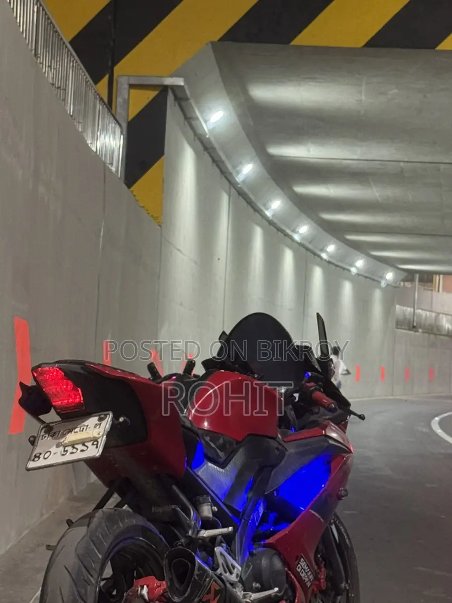 Yamaha R15 . 2021
