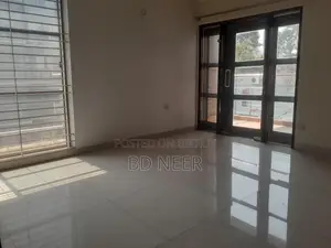 Semi Furnished Nice 4 Bedroom Flat Rent in Gulshan-2 North