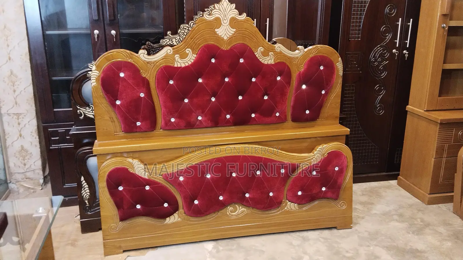 BED MARRON VELVET. M # 5216