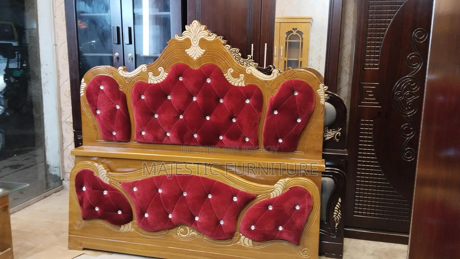 BED MARRON VELVET. M # 5216