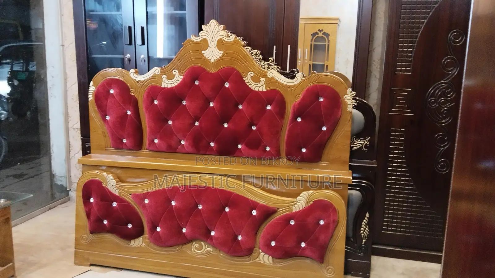BED MARRON VELVET. M # 5216
