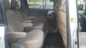 গাড়ি ভাড়া X Noah Car