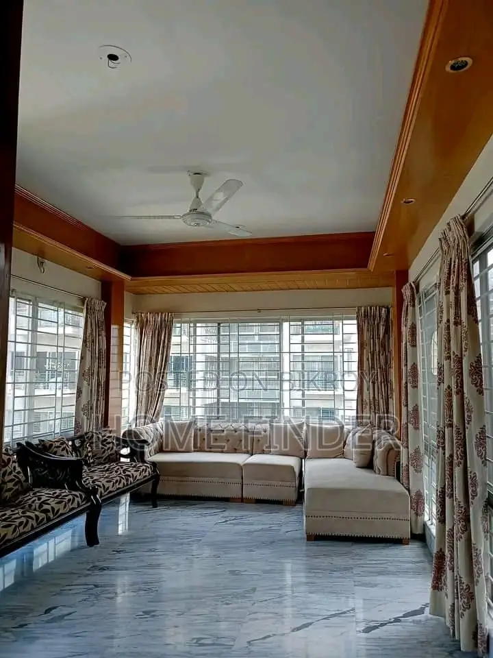 গুলশানে এক্সক্লুসিভ ফার্নিশড ২৬৩০ স্কয়ার ফিট (৩ বেড-১ পার্কিং) অ্যাপার্টমেন্ট ভাড়ার জন্য