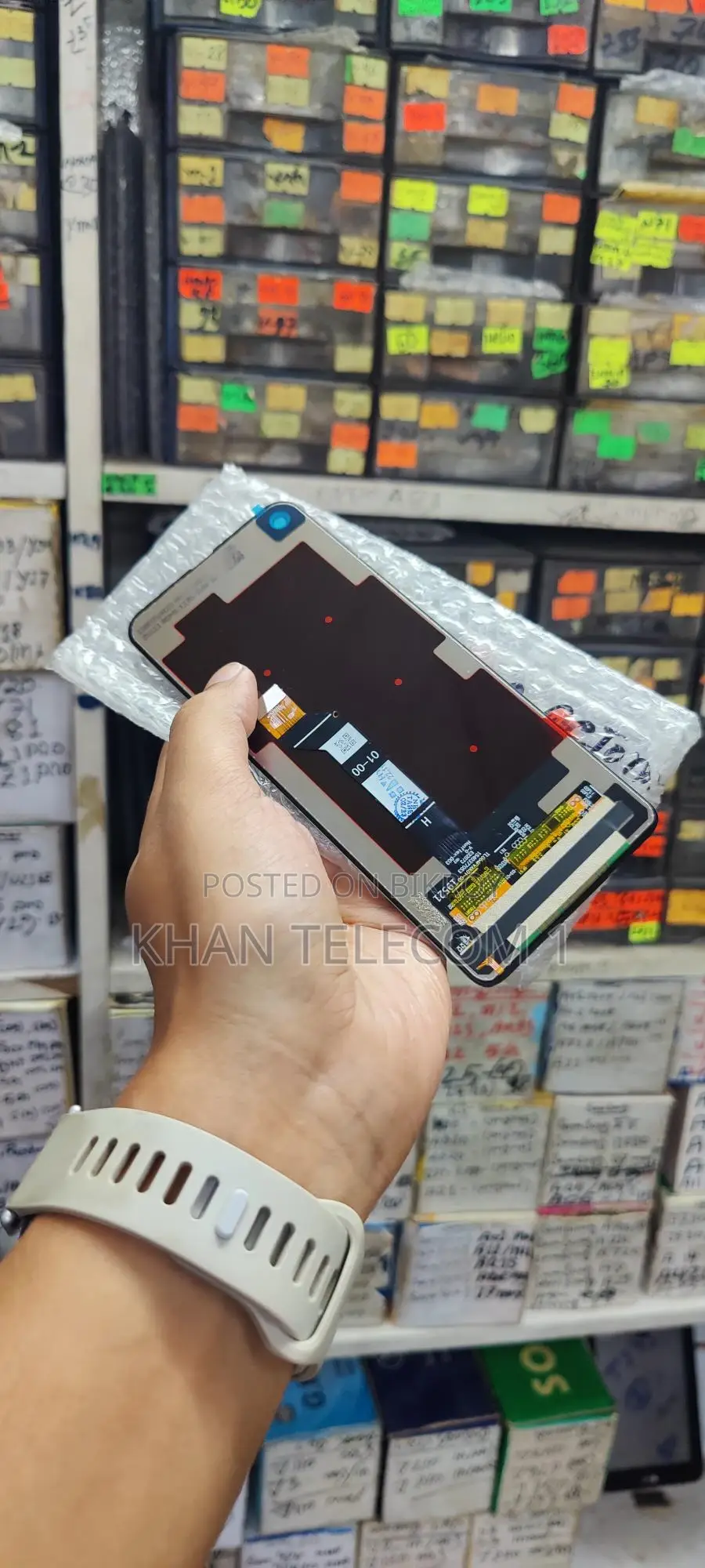 সকল প্রকার ডিসপ্লে পাওয়া যায়