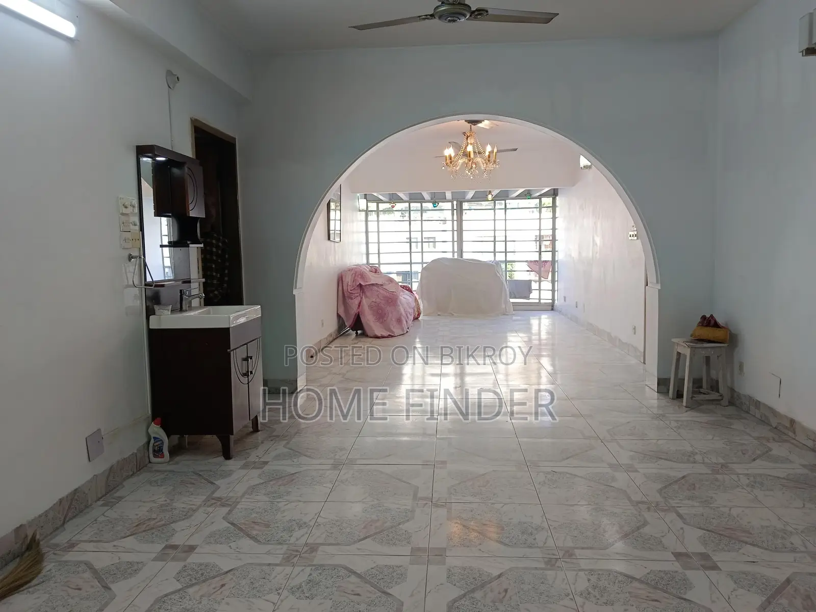2400 Sqft Un-Furnished Apartment For Rent In Gulshan 1