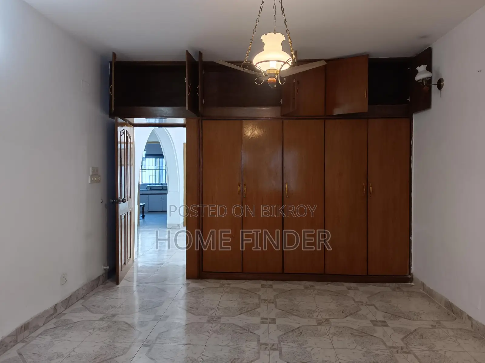 2400 Sqft Un-Furnished Apartment For Rent In Gulshan 1