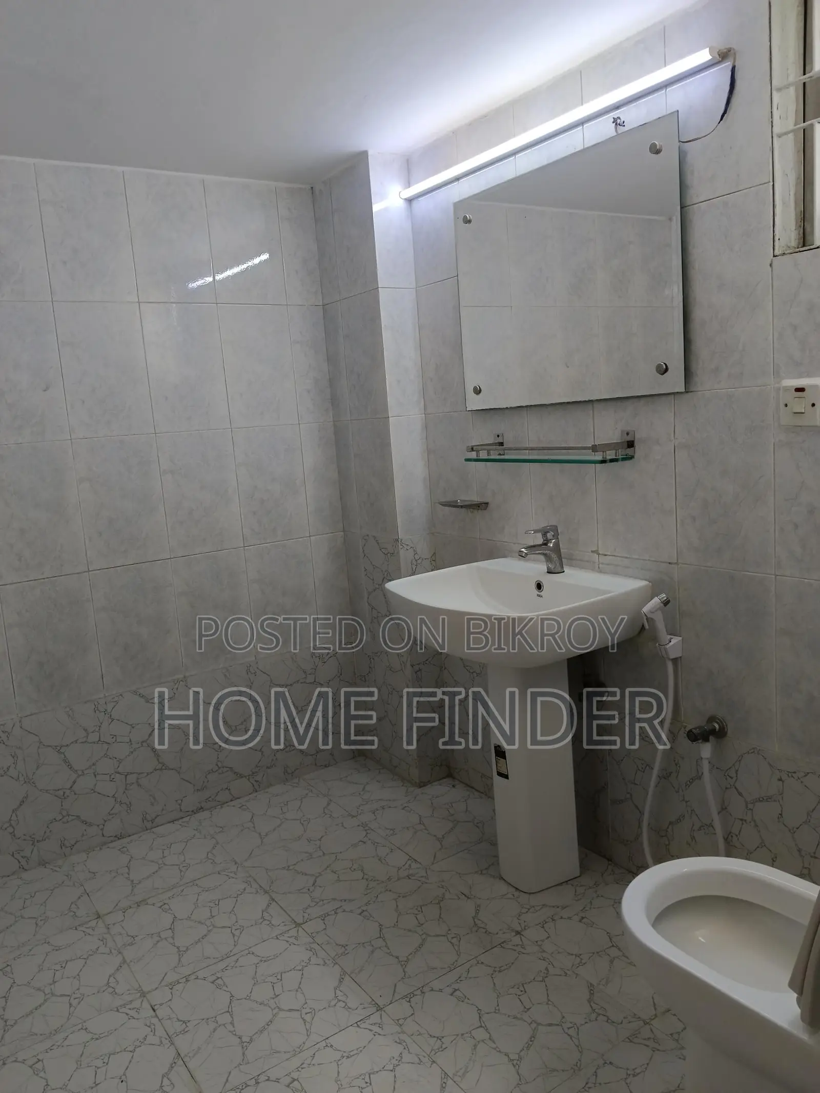 2400 Sqft Un-Furnished Apartment For Rent In Gulshan 1