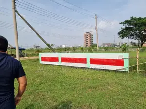 উত্তর-পশ্চিম কর্নার প্লট ৩ কাঠা