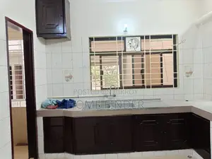 গুলশানে ভালো মানের ২৪০০ বর্গফুটের আন-ফার্নিশড অ্যাপার্টমেন্ট ভাড়ার জন্য