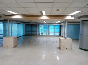 গুলশান এভিনিউতে ৬০৭৫ বর্গফুটের চমৎকার কমার্শিয়াল বিল্ডিং ওপেন স্পেস ভাড়া