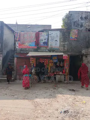 তিতাস গ্যাসের লাইন সহ @ ৭.৫ কাঠা টিনশেট বাড়ি বিক্রি হবে