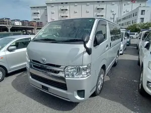 Toyota Hiace GL LED DUAL AC 2020