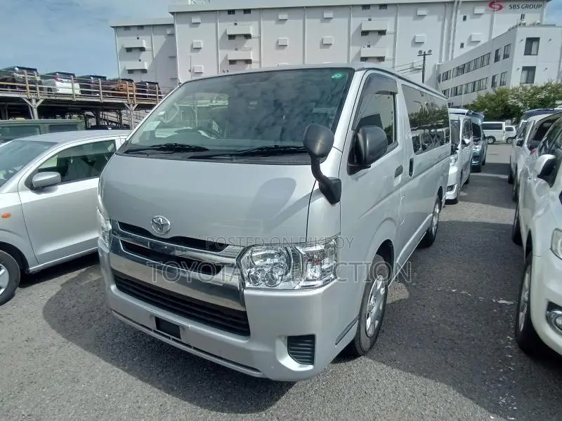 Toyota Hiace GL LED DUAL AC 2020