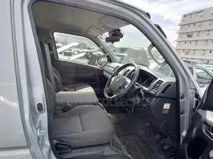 Toyota Hiace GL LED DUAL AC 2020