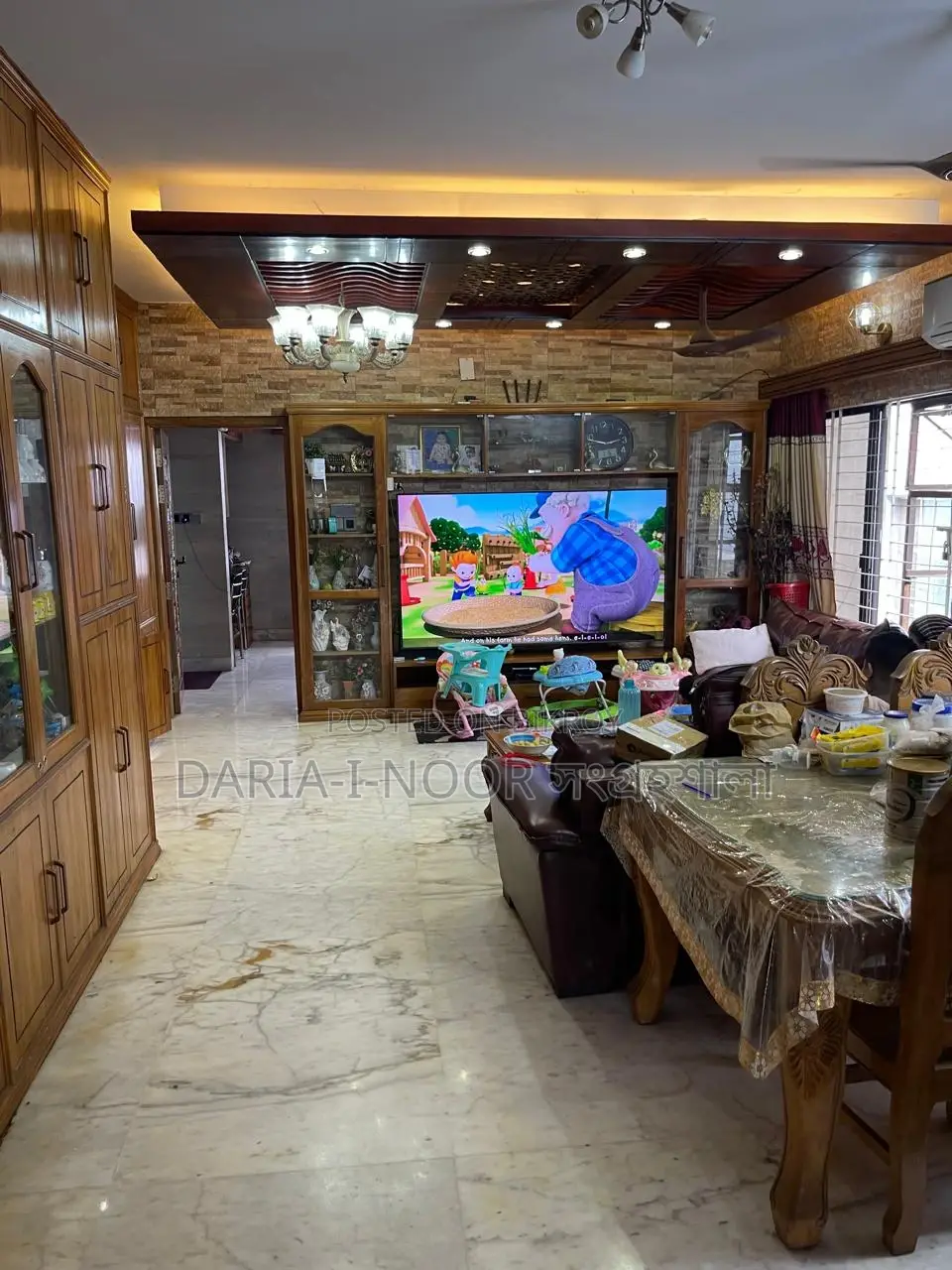 তিতাস গ্যাস সংযোগ সহ ধানমণ্ডিতে Oriental এর Lake View 1860 SFT Flat