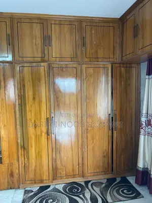 তিতাস গ্যাস সংযোগ সহ ধানমণ্ডিতে Oriental এর Lake View 1860 SFT Flat