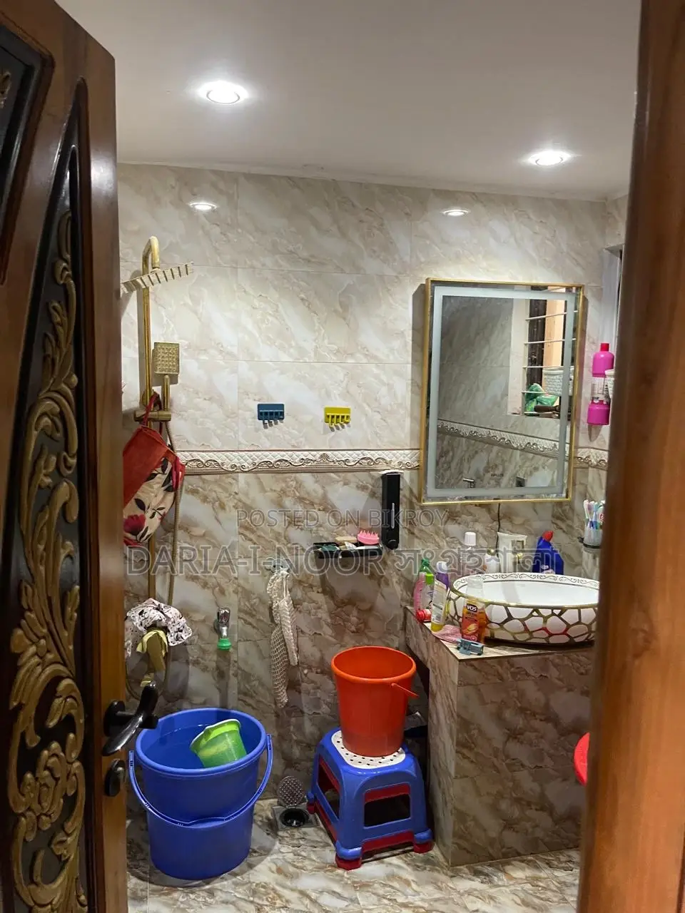তিতাস গ্যাস সংযোগ সহ ধানমণ্ডিতে Oriental এর Lake View 1860 SFT Flat