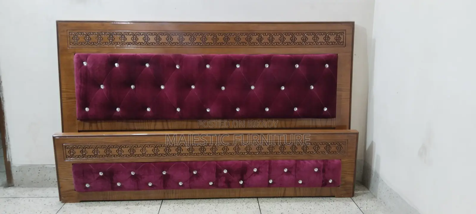 NEW BED 6/7 FEET OAK VENEER. M # 7489