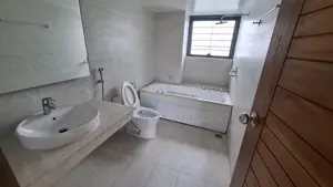 5bdrm Apartment in Gulshan for sale
