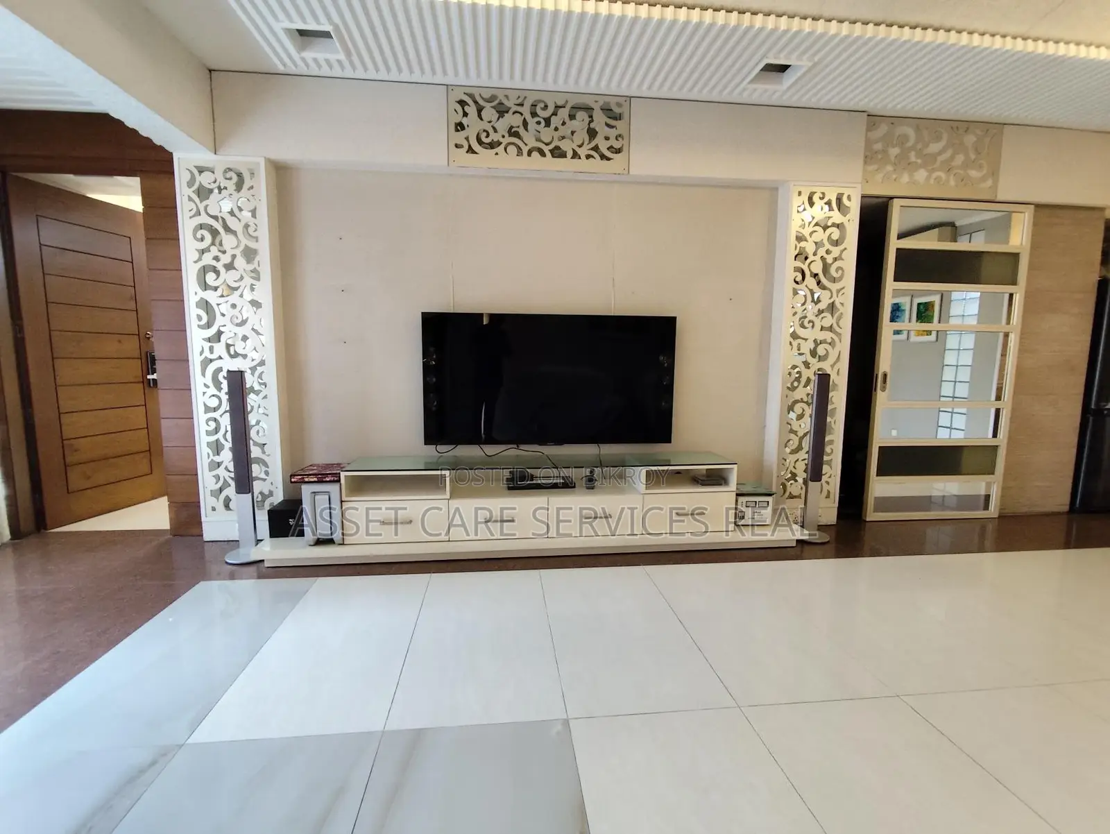 Fully Furnished Luxurious 4-Bedroom Large Apartment for Rent in Gulshan-2
