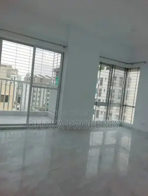 (জিম-সুইমিং পুল) বনানীতে ২৬০০ বর্গফুটের বিলাসবহুল ফ্ল্যাট ভাড়া