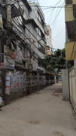 4-story old house for sale on 5 katha land at Indira Road